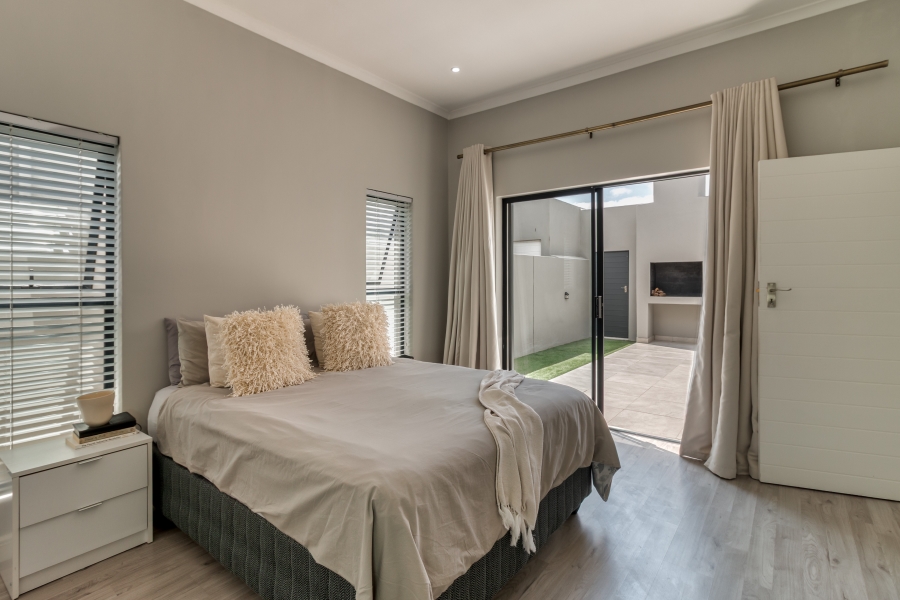 4 Bedroom Property for Sale in Aan de Wijnlanden Western Cape